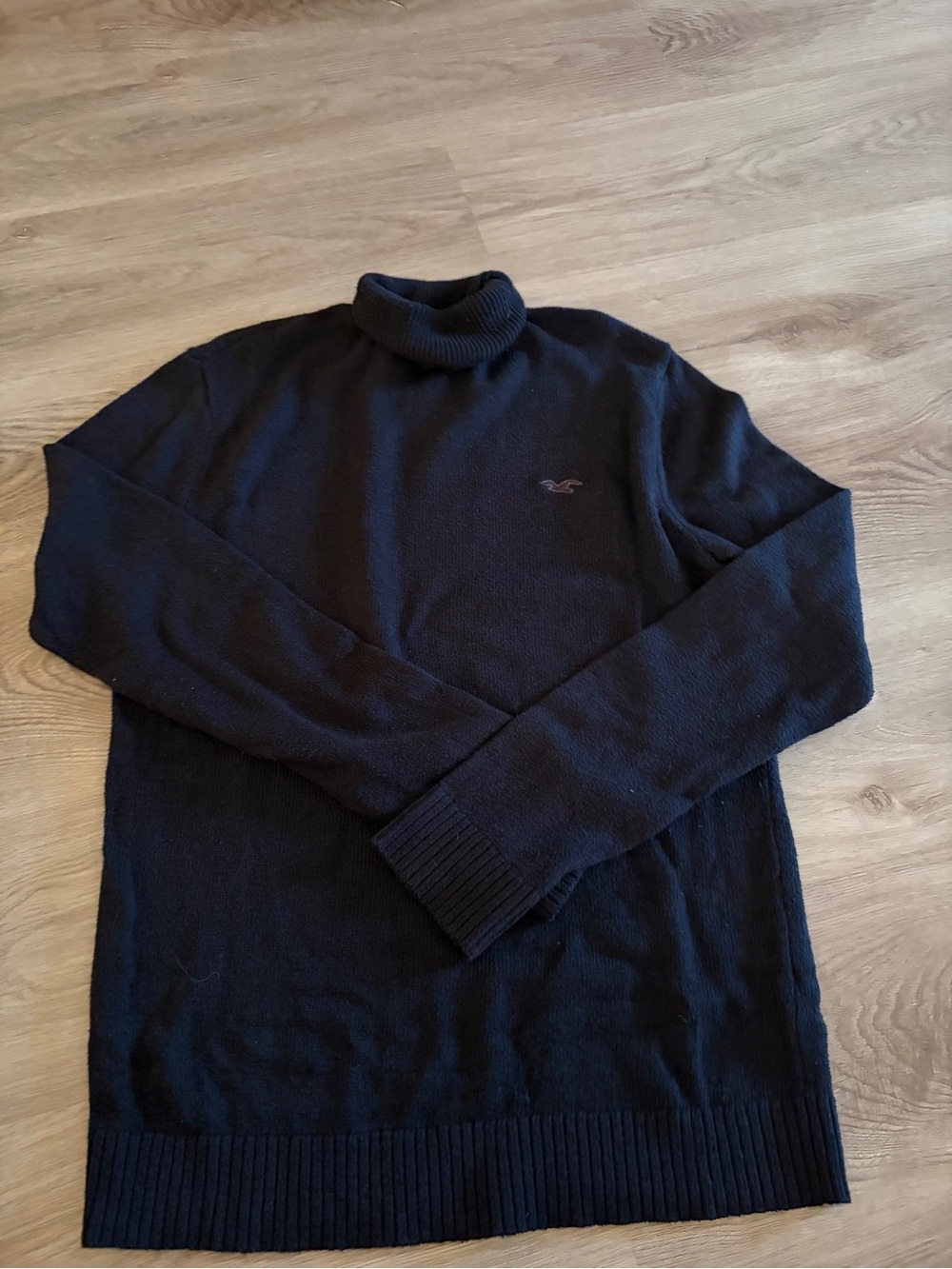 Hollister Men's Dark Navy Turtleneck Sweater